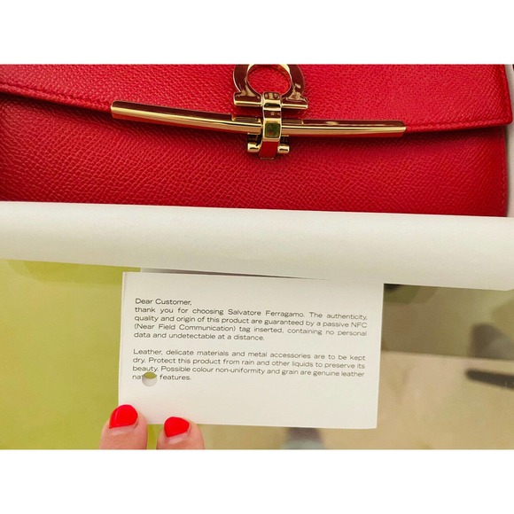 Salvatore Ferragamo Gancini continental wallet RED Gold Leather Clutch Large - Picture 3 of 11